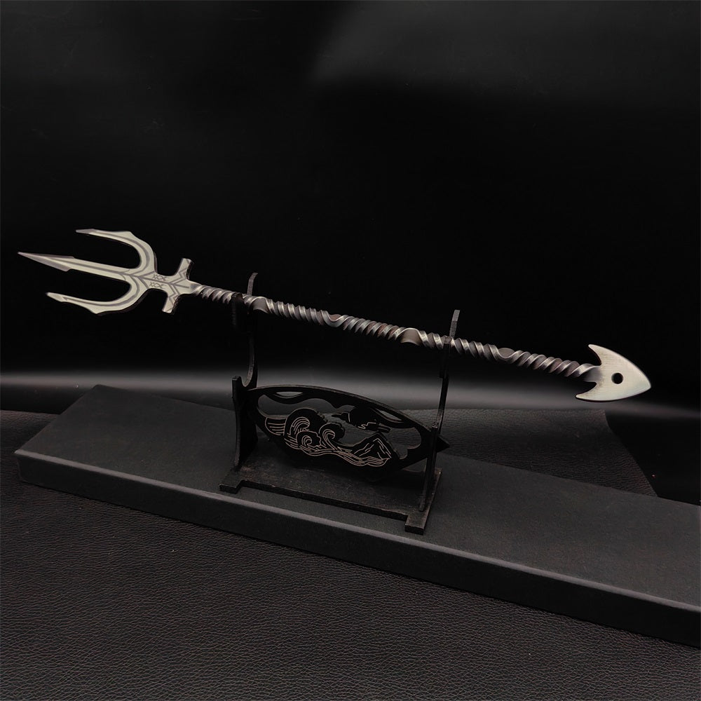 Hand-Forged Ebony War Axe Aquaman Atlantis Three-Pronged Spear