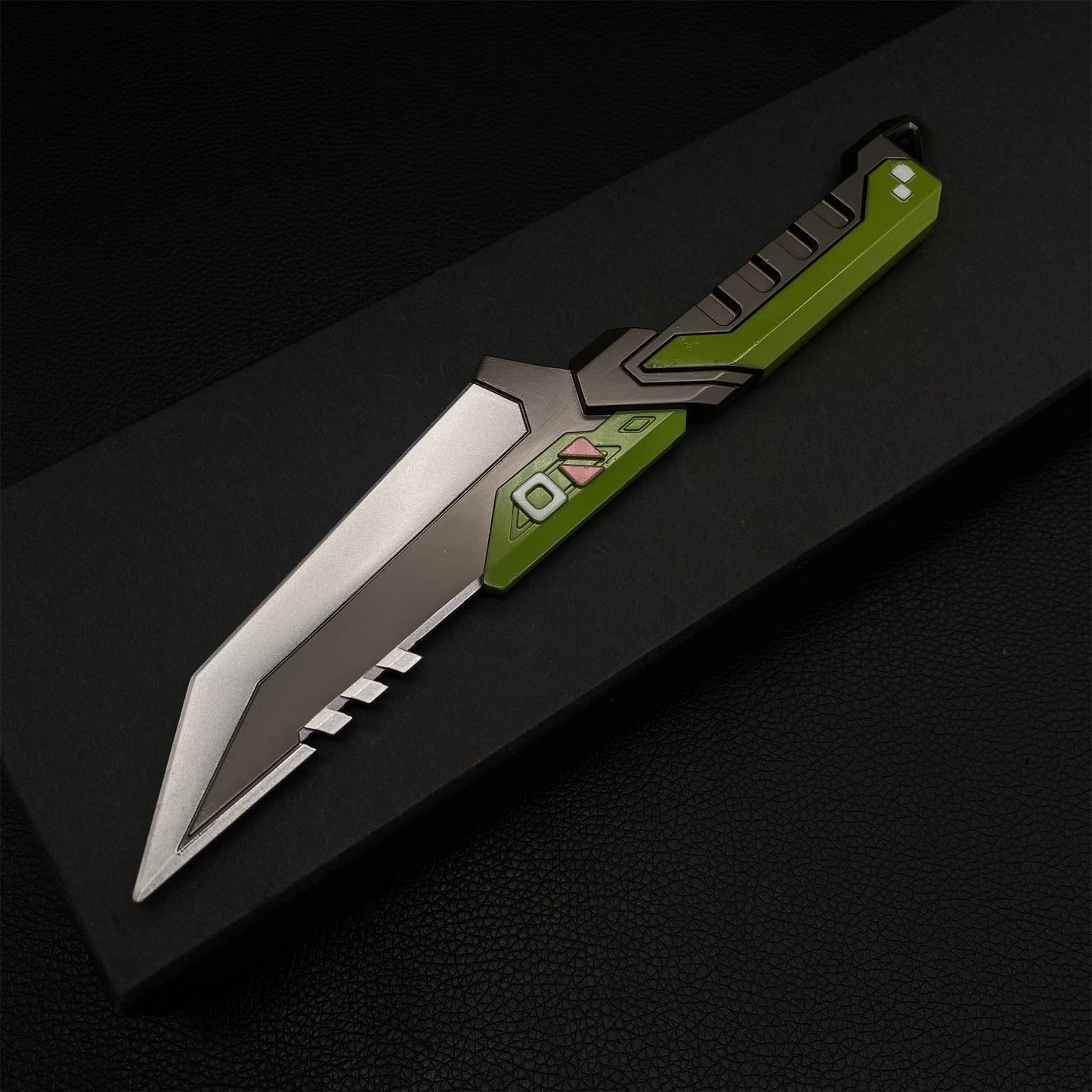Metal Overlay Dagger Replica