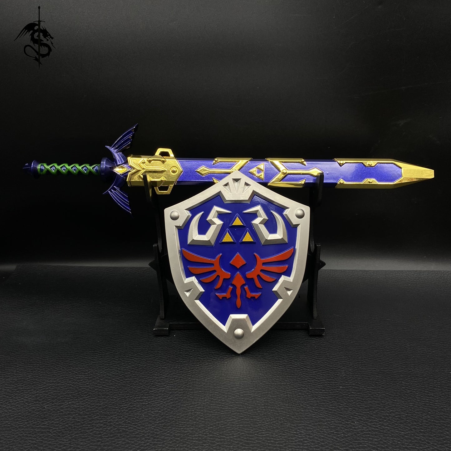 Hylian Shield Alloy 11''Link Master Sword Miniature 2 In 1 Pack