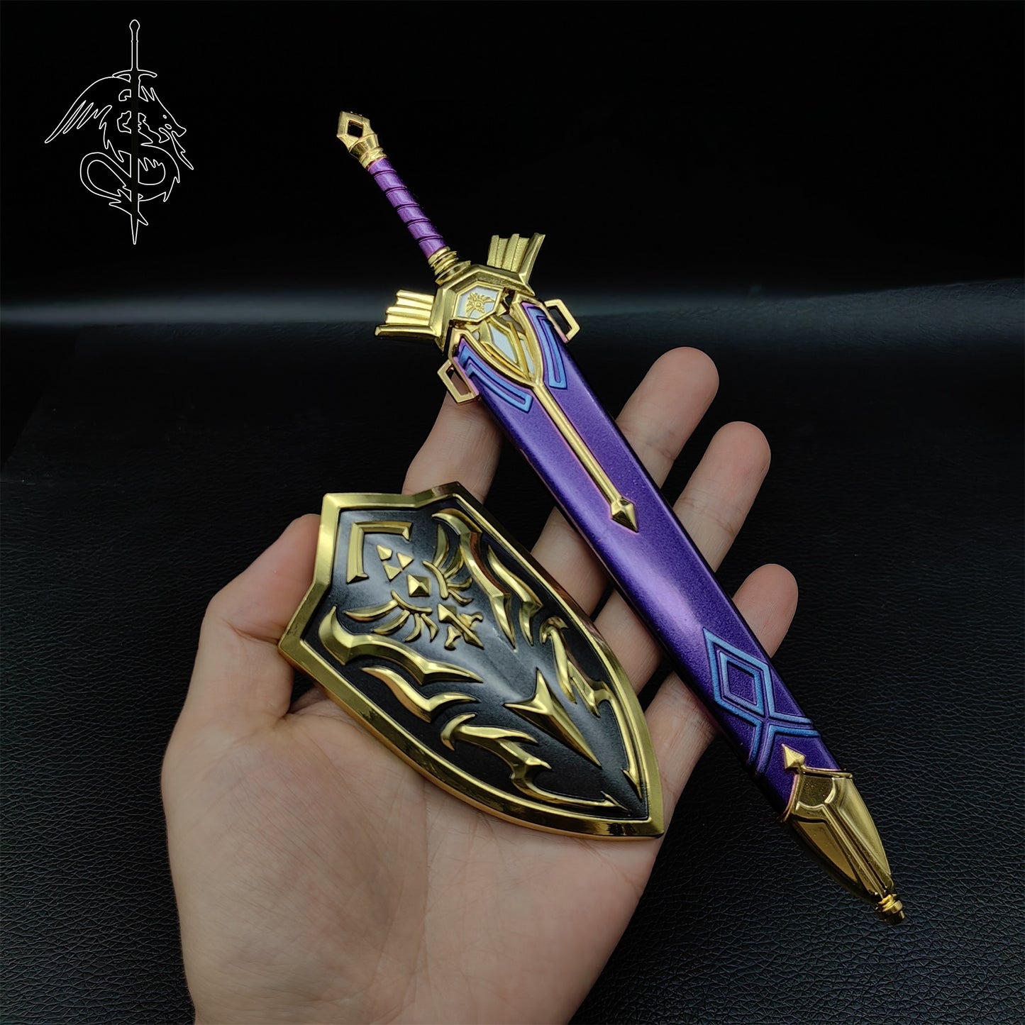 Royal Family Metal Weapon 4 In 1 Gift Box