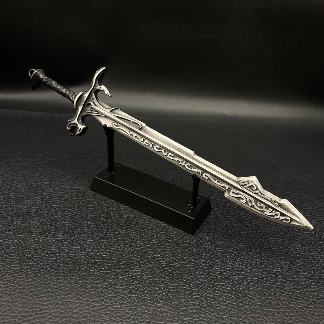 Introducing the Ancient Nord Sword Eduj: A Stunning Miniature Replica from Skyrim