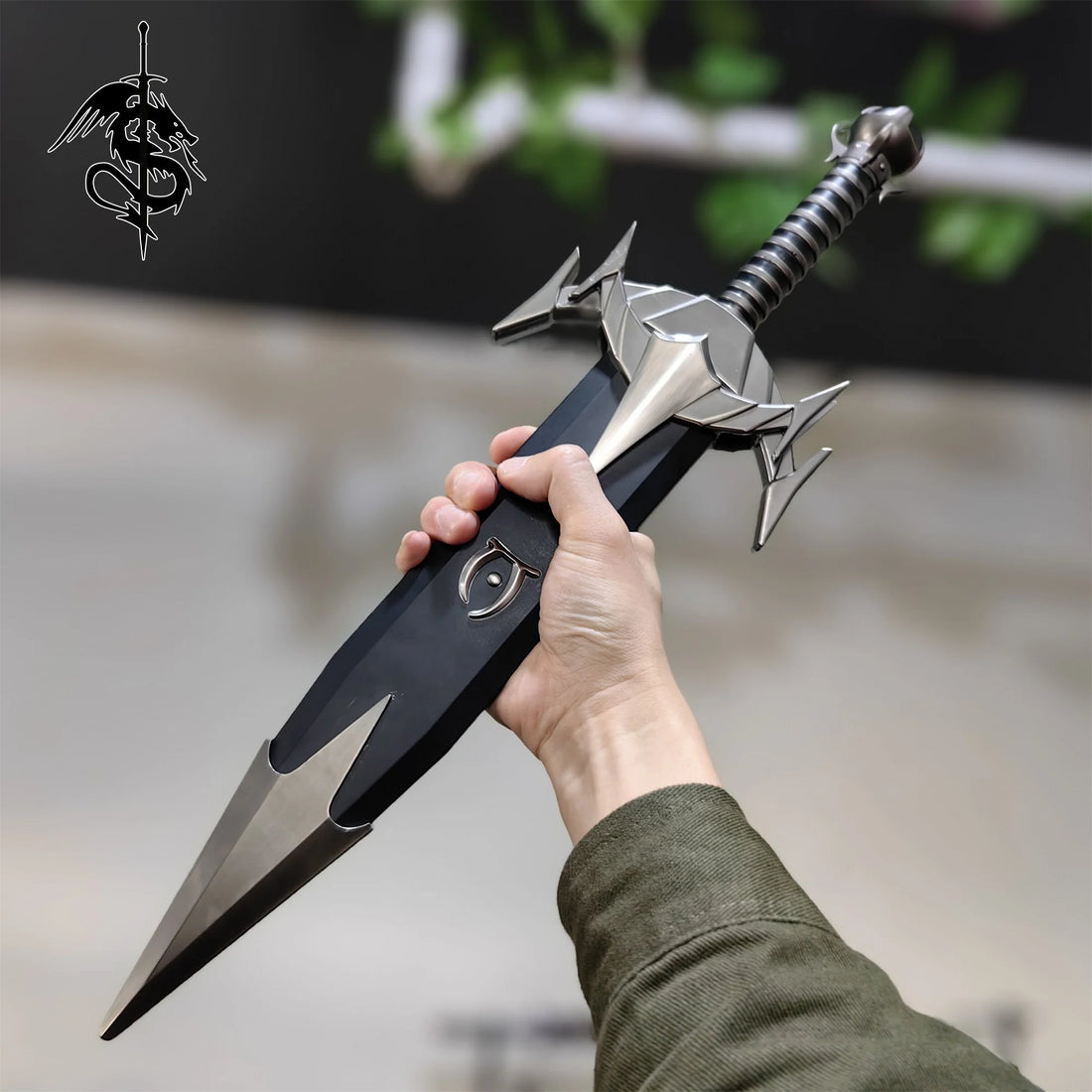 Embrace the Legendary: The Mehrunes Dagon Razor Life-Size Replica