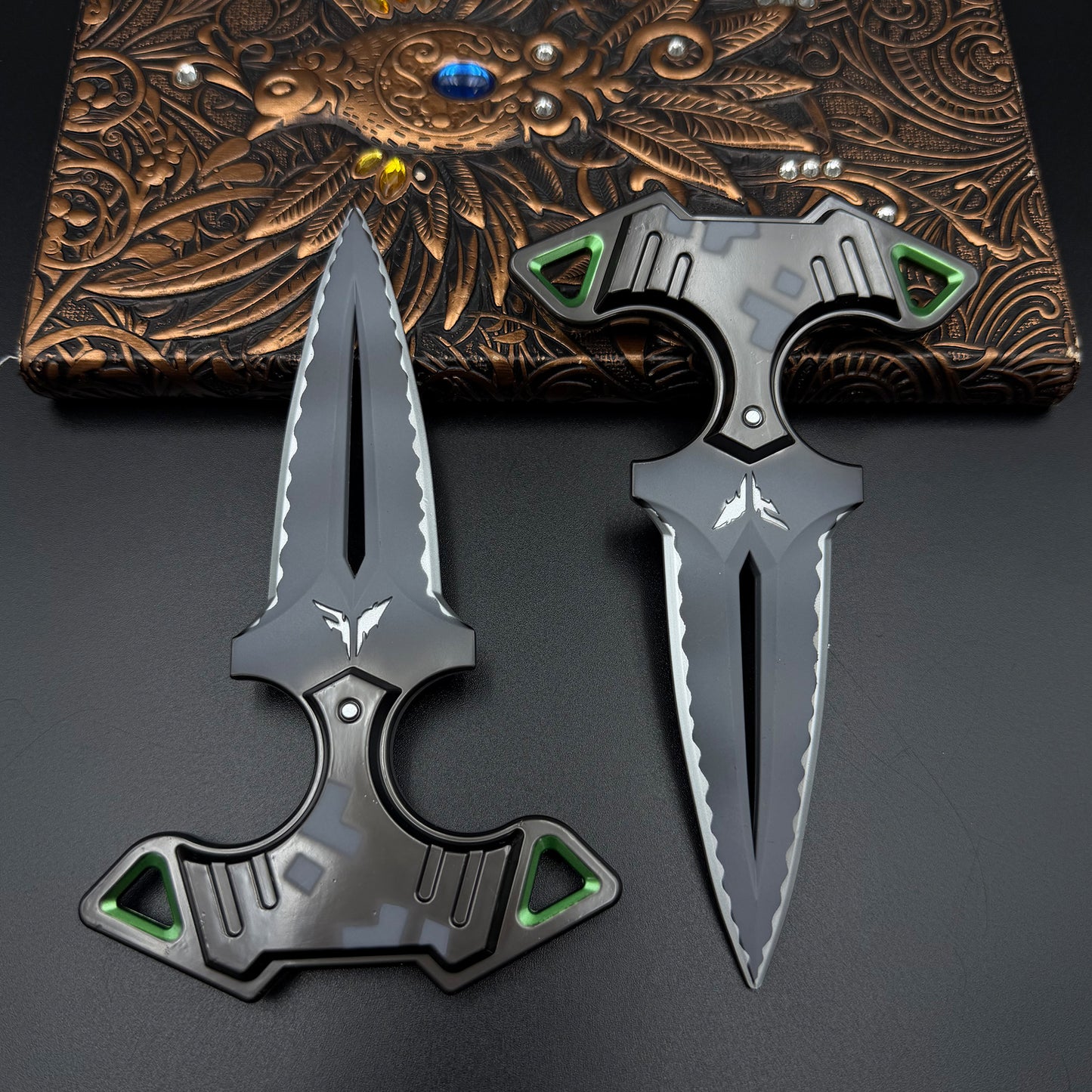 Rogue Dagger Knife, 1:1 Scale Replica of Skin Replica Cosplay Prop Set Unsharpened Game Prop Collectible