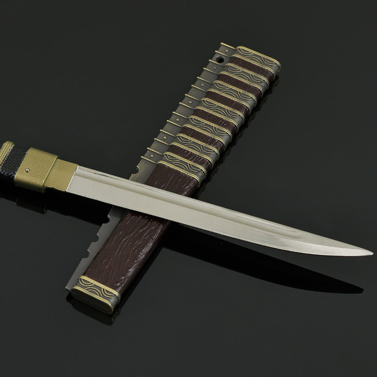 Fish Mouth Sword Alloy Replica Ancient Chinese Cold Weapon Collectible Display Prop