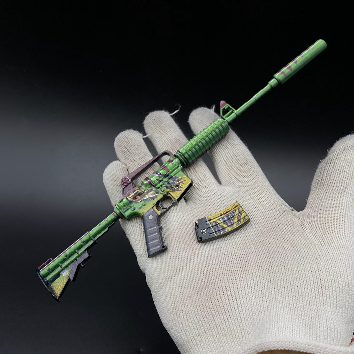 CS2 Game Peripheral - Emphorosaur-S M4A1-S Metal Replica Game Prop Collectible