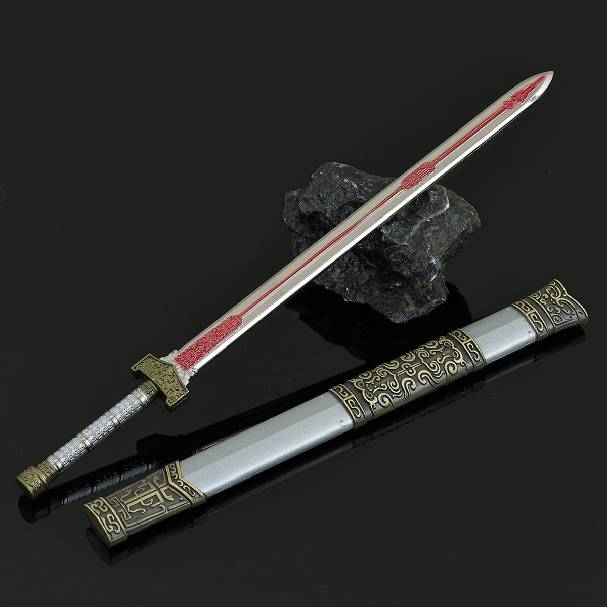 Yan Jin Que Sword Cang Yu Anime Weapon Replica, Alloy Mini Sword Collectible Ornament