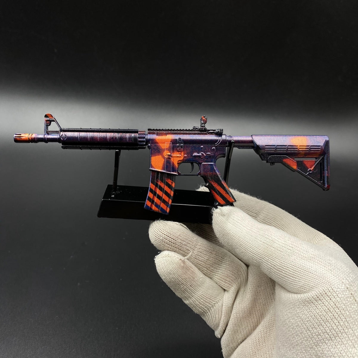 Hot Game CS Skin M4A4 Radiation Hazard Mini Metal Replica For Collectible