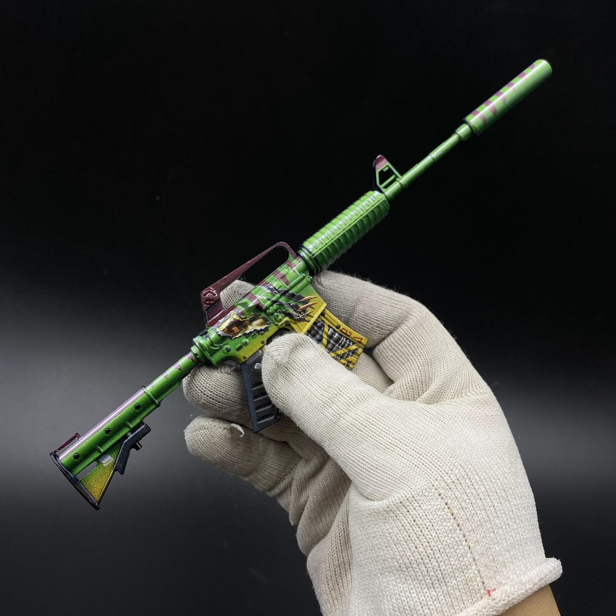 CS2 Game Peripheral - Emphorosaur-S M4A1-S Metal Replica Game Prop Collectible