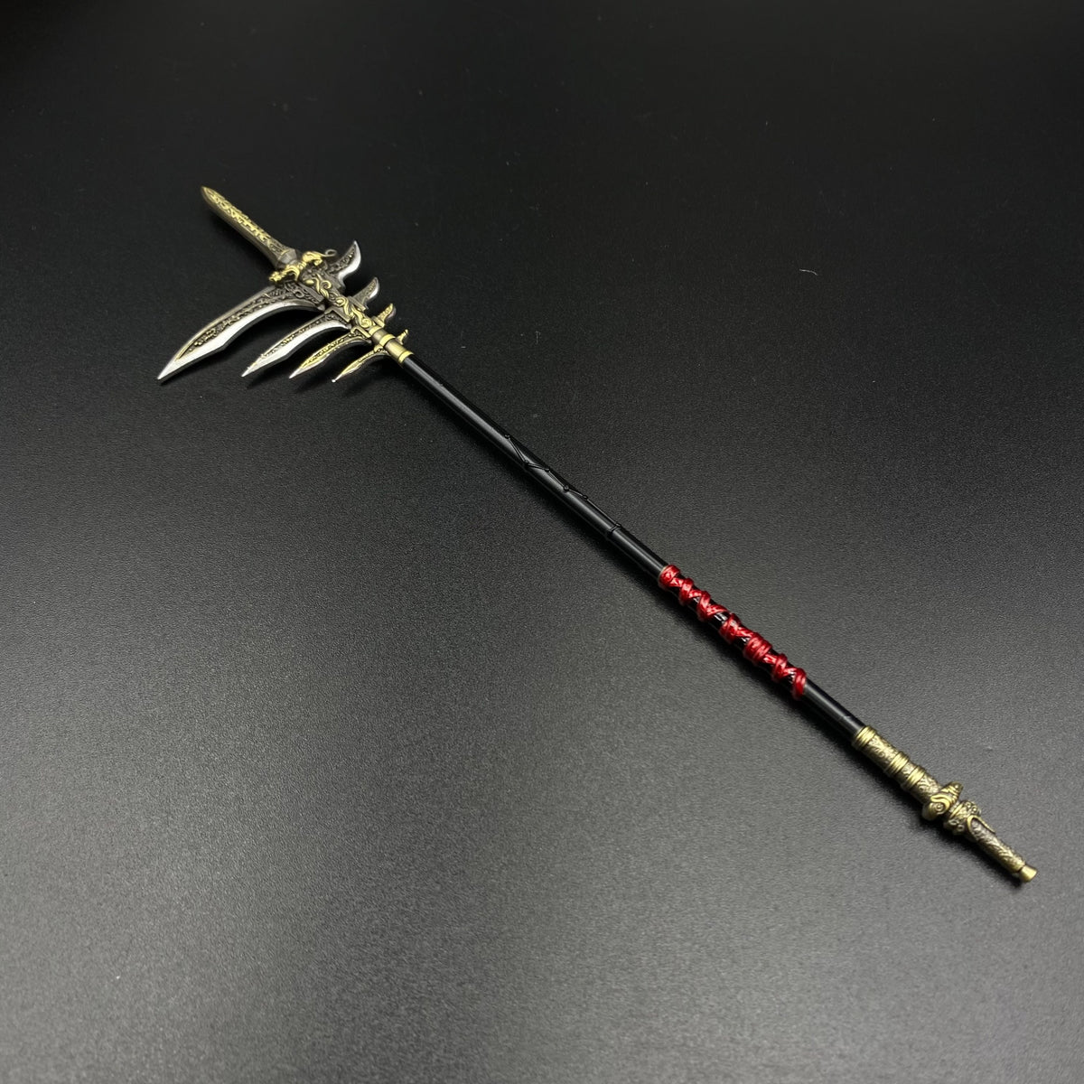 Yingshanhong Halberd Metal Replica Cang Yuan Tu Xianxia Weapon Prop Desktop Ornament