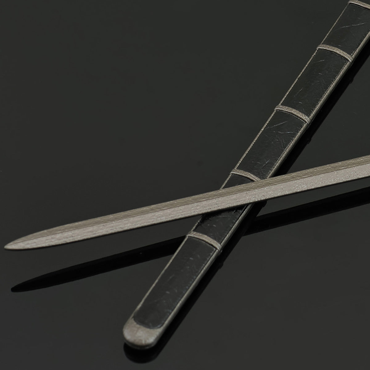Yanling Sword Alloy Replica Ancient Chinese Wuxia Sword Replica with Scabbard Non-sharp Desktop Collectible Ornament Gift