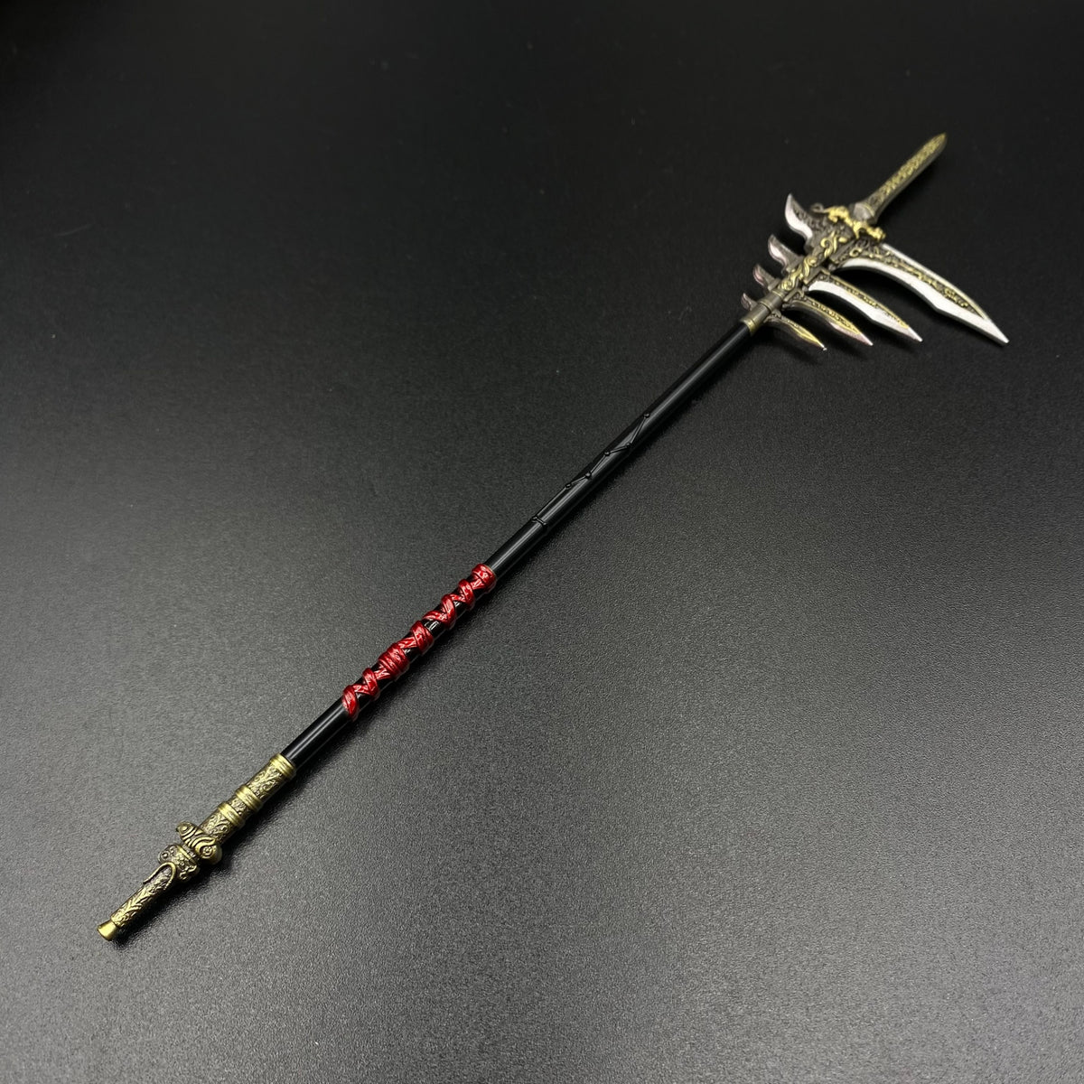 Yingshanhong Halberd Metal Replica Cang Yuan Tu Xianxia Weapon Prop Desktop Ornament