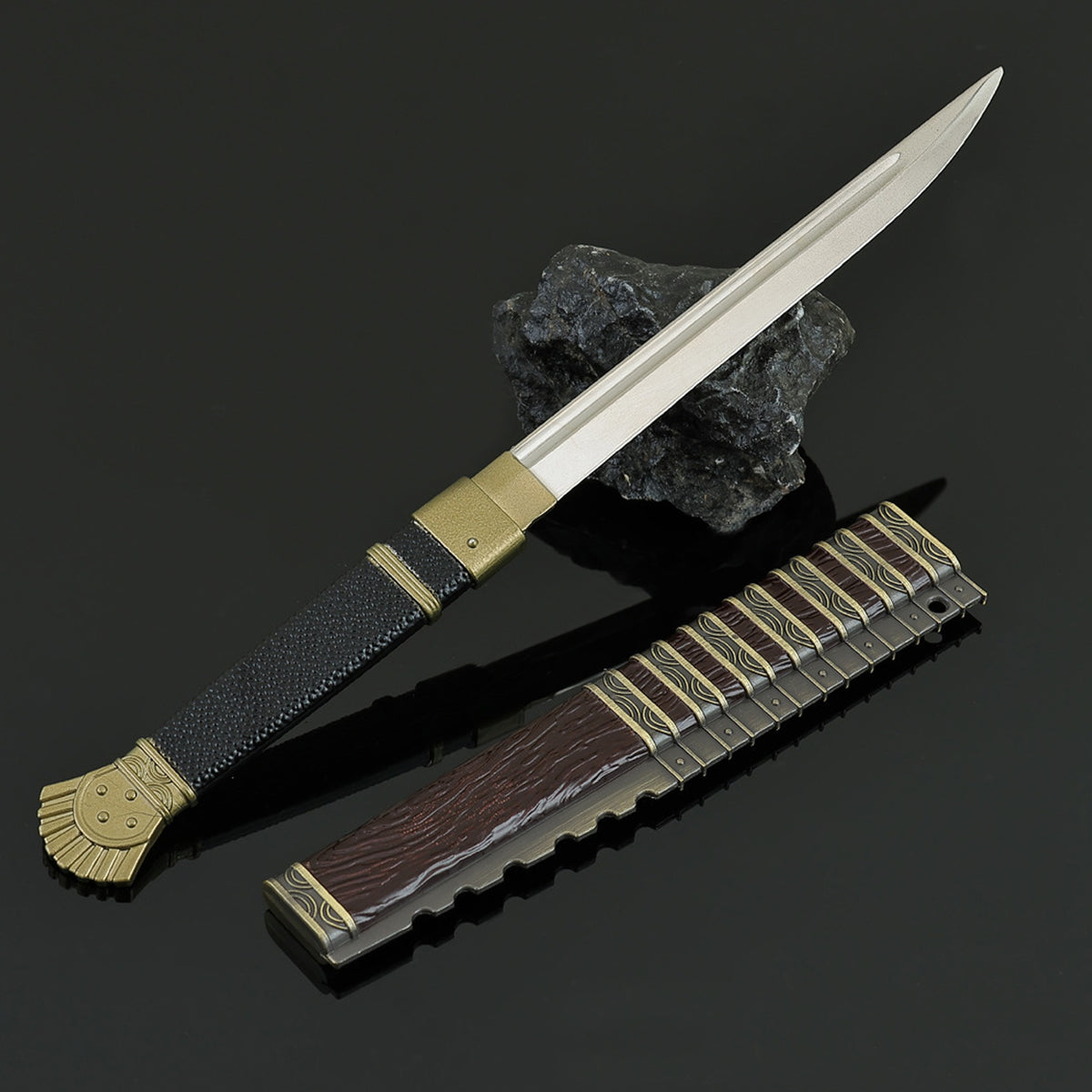 Fish Mouth Sword Alloy Replica Ancient Chinese Cold Weapon Collectible Display Prop