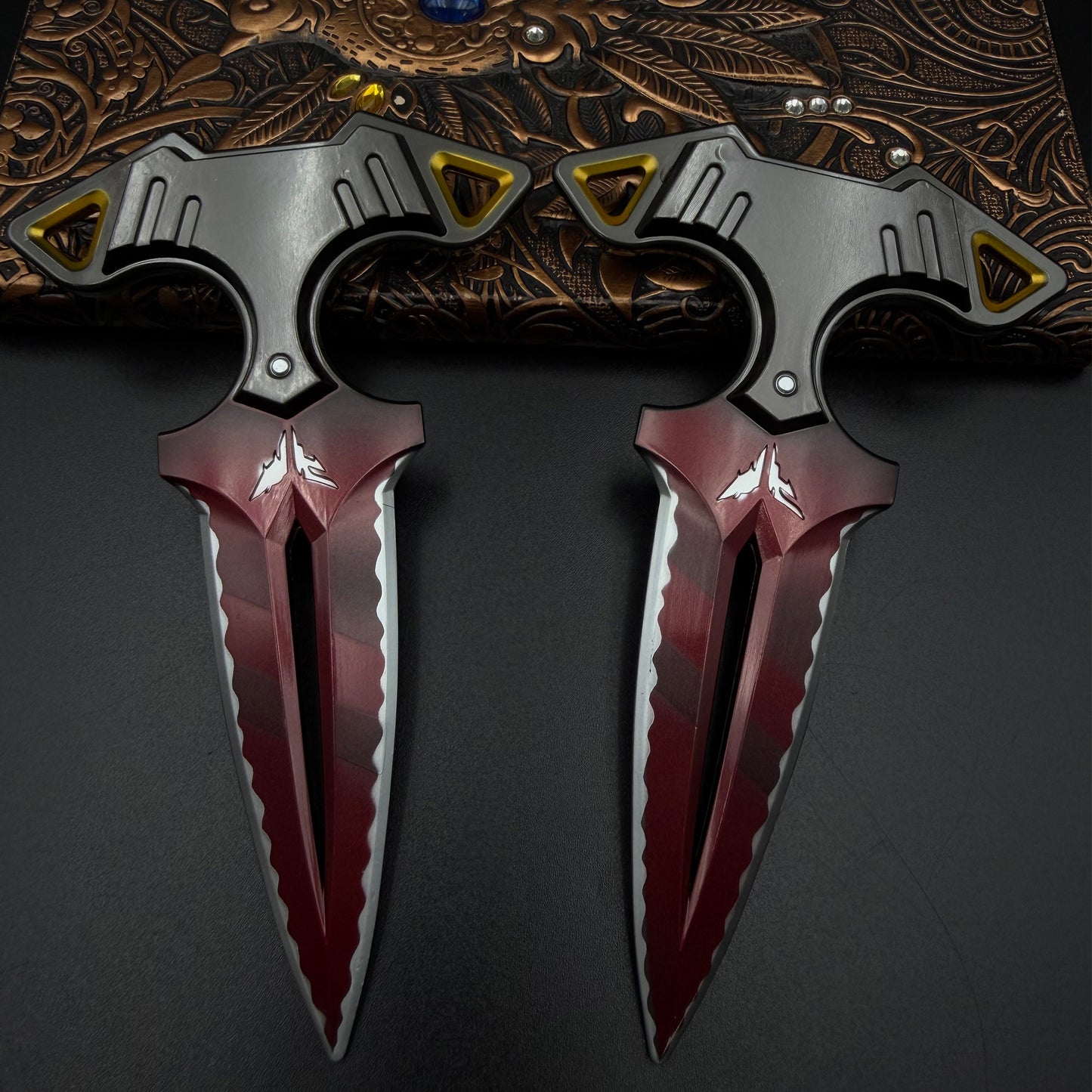 1:1 Scale Replica of Rogue Dagger Knife, Skin Replica Cosplay Prop Set Unsharpened Game Prop Collectible