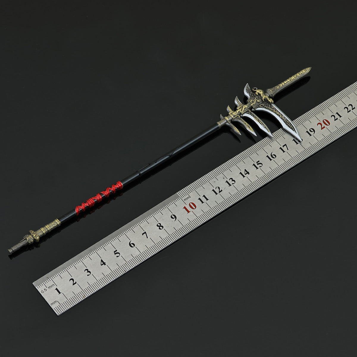 Yingshanhong Halberd Metal Replica Cang Yuan Tu Xianxia Weapon Prop Desktop Ornament