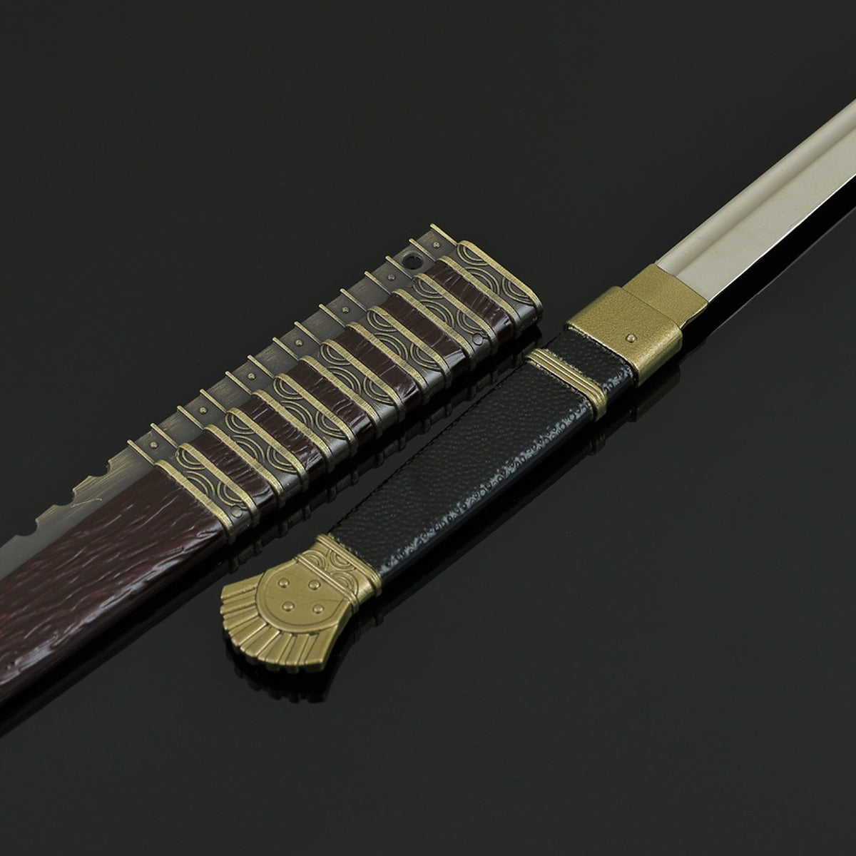 Fish Mouth Sword Alloy Replica Ancient Chinese Cold Weapon Collectible Display Prop