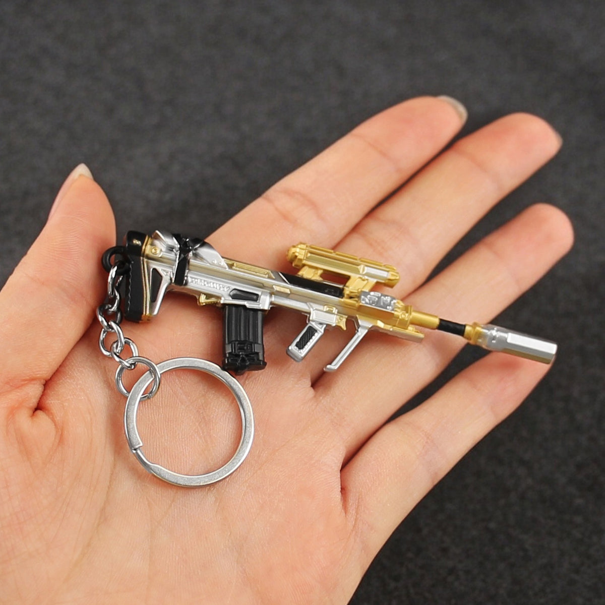 Delta Force Mini Assault Rifle Alloy Keychain, FPS Game Fan Collectible Gift