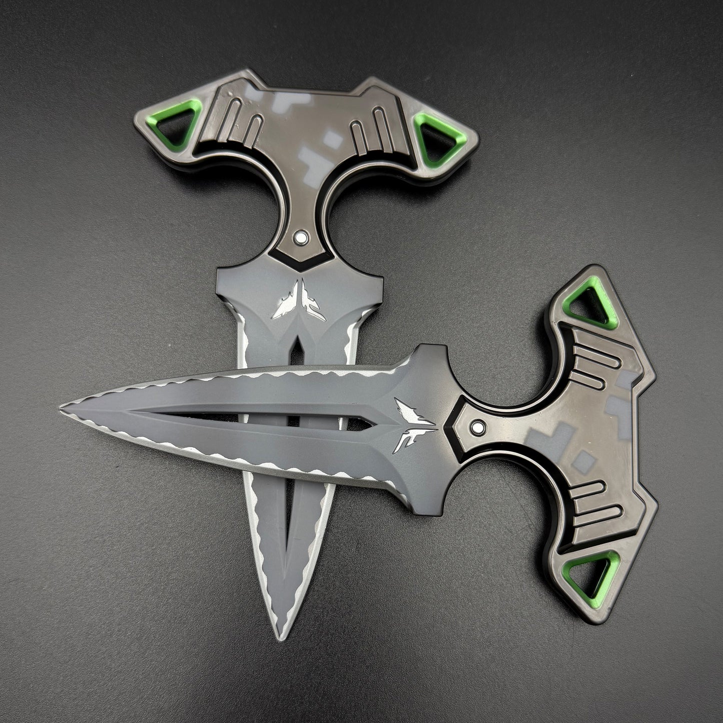 Rogue Dagger Knife, 1:1 Scale Replica of Skin Replica Cosplay Prop Set Unsharpened Game Prop Collectible