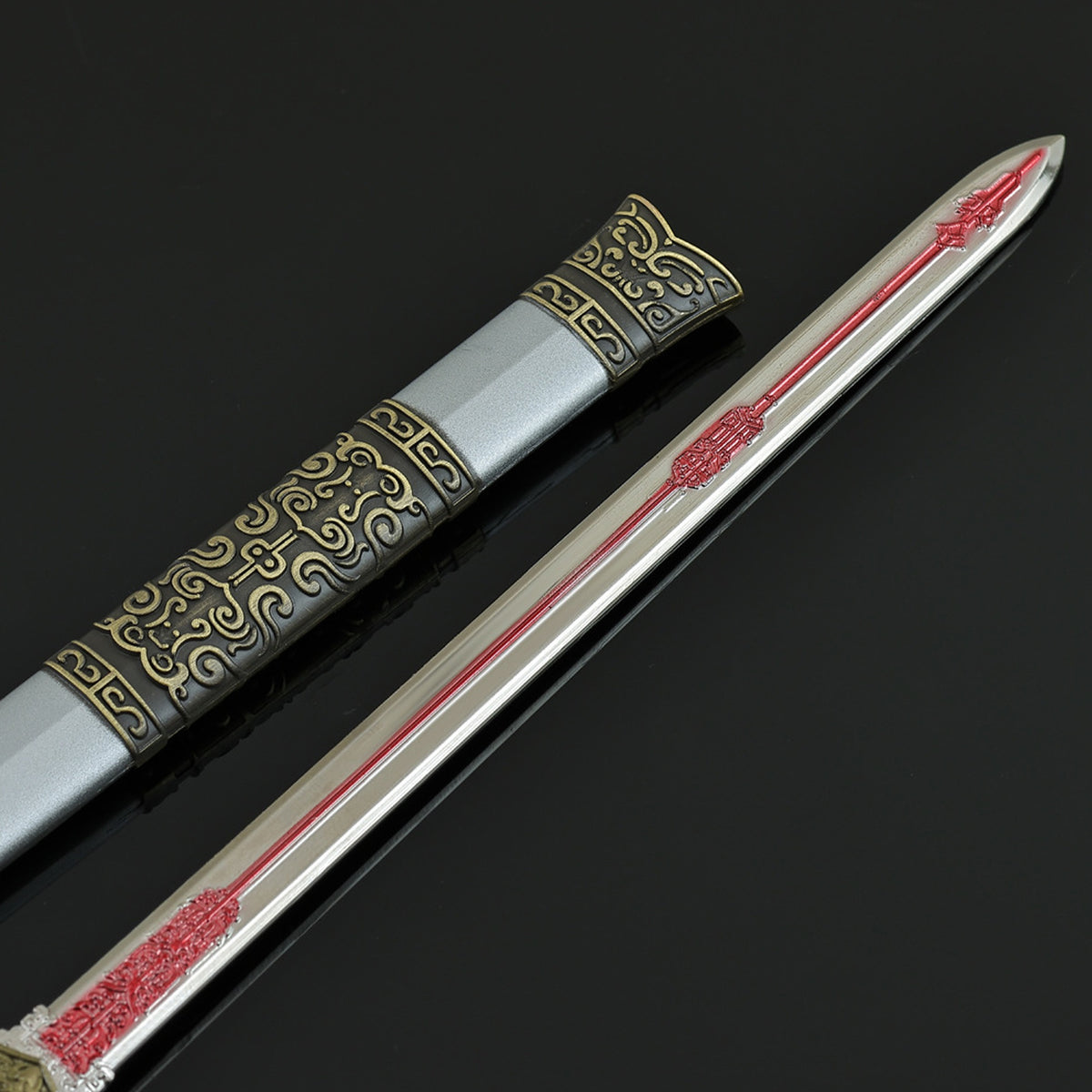 Yan Jin Que Sword Cang Yu Anime Weapon Replica, Alloy Mini Sword Collectible Ornament