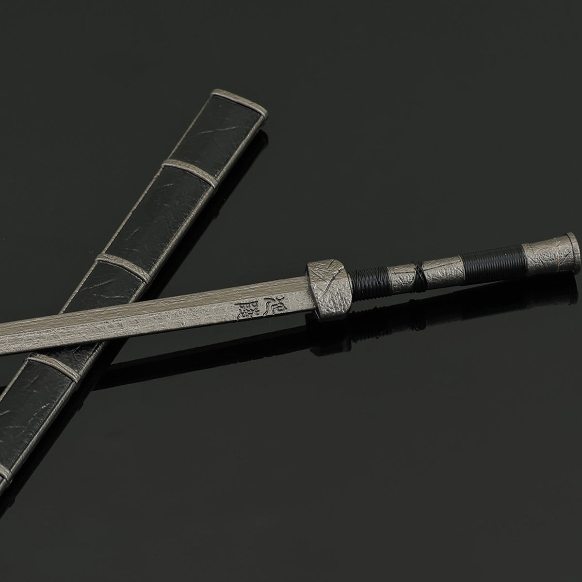 Yanling Sword Alloy Replica Ancient Chinese Wuxia Sword Replica with Scabbard Non-sharp Desktop Collectible Ornament Gift