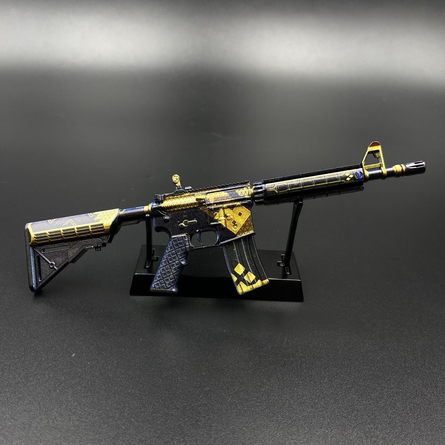 CS2 Hot Game Skin - M4A4 Gun Mini Metal Replica For Collectible