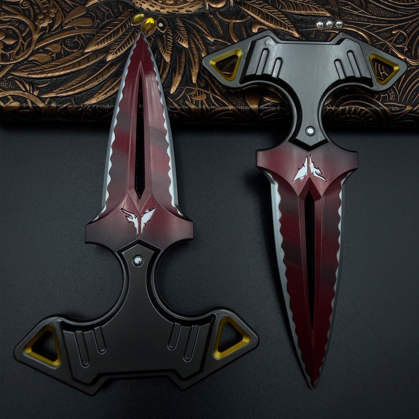 1:1 Scale Replica of Rogue Dagger Knife, Skin Replica Cosplay Prop Set Unsharpened Game Prop Collectible