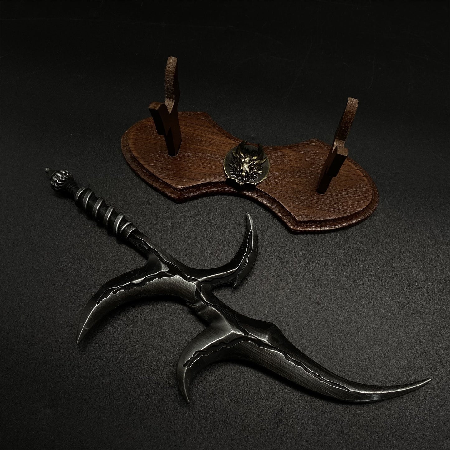 ER Black Knife Metal Miniature For Display