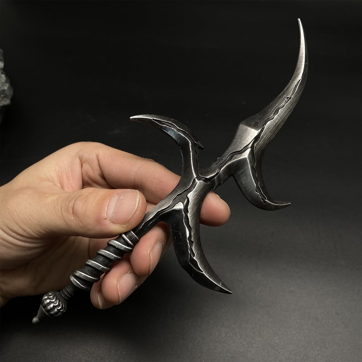 ER Black Knife Metal Miniature For Display