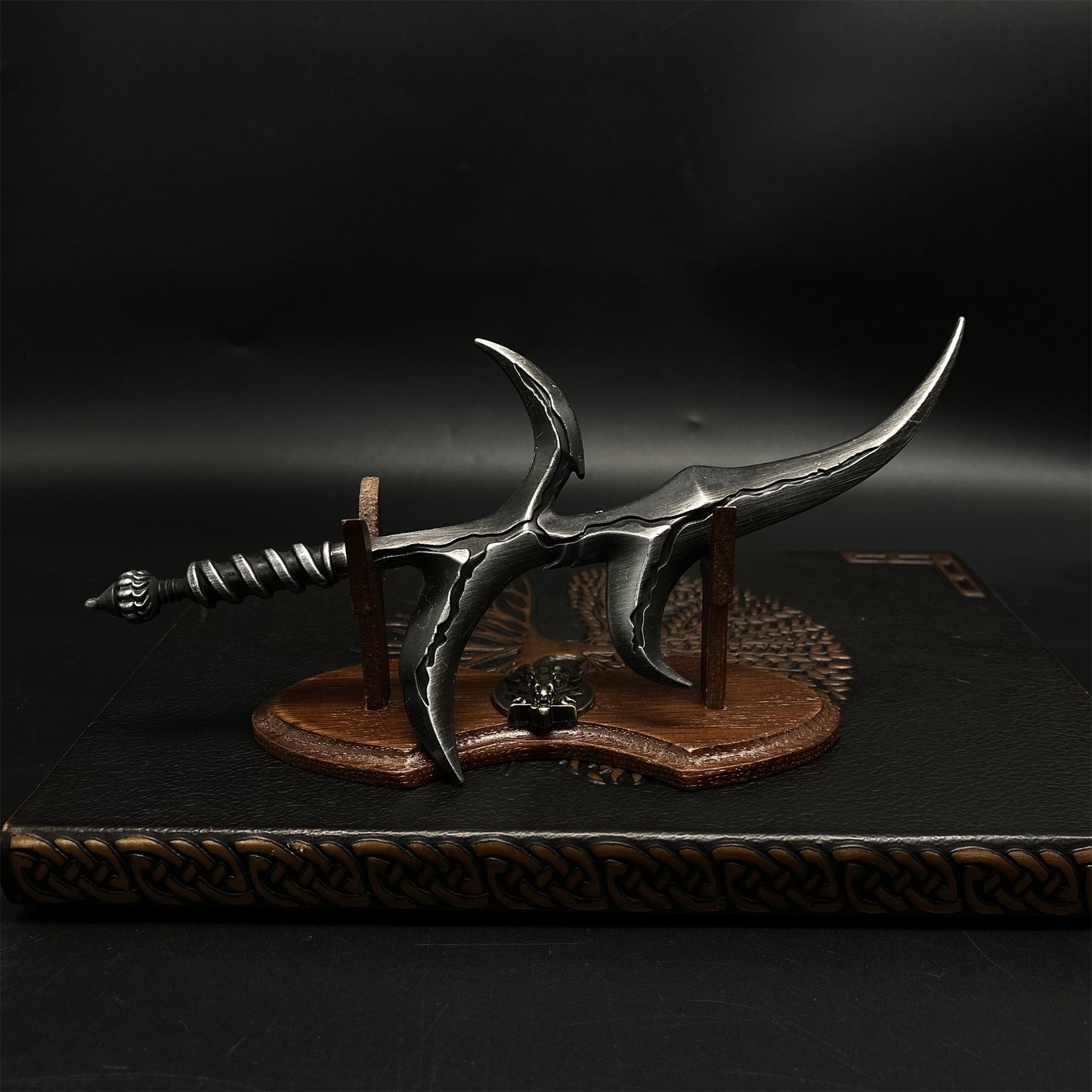 ER Black Knife Metal Miniature For Display