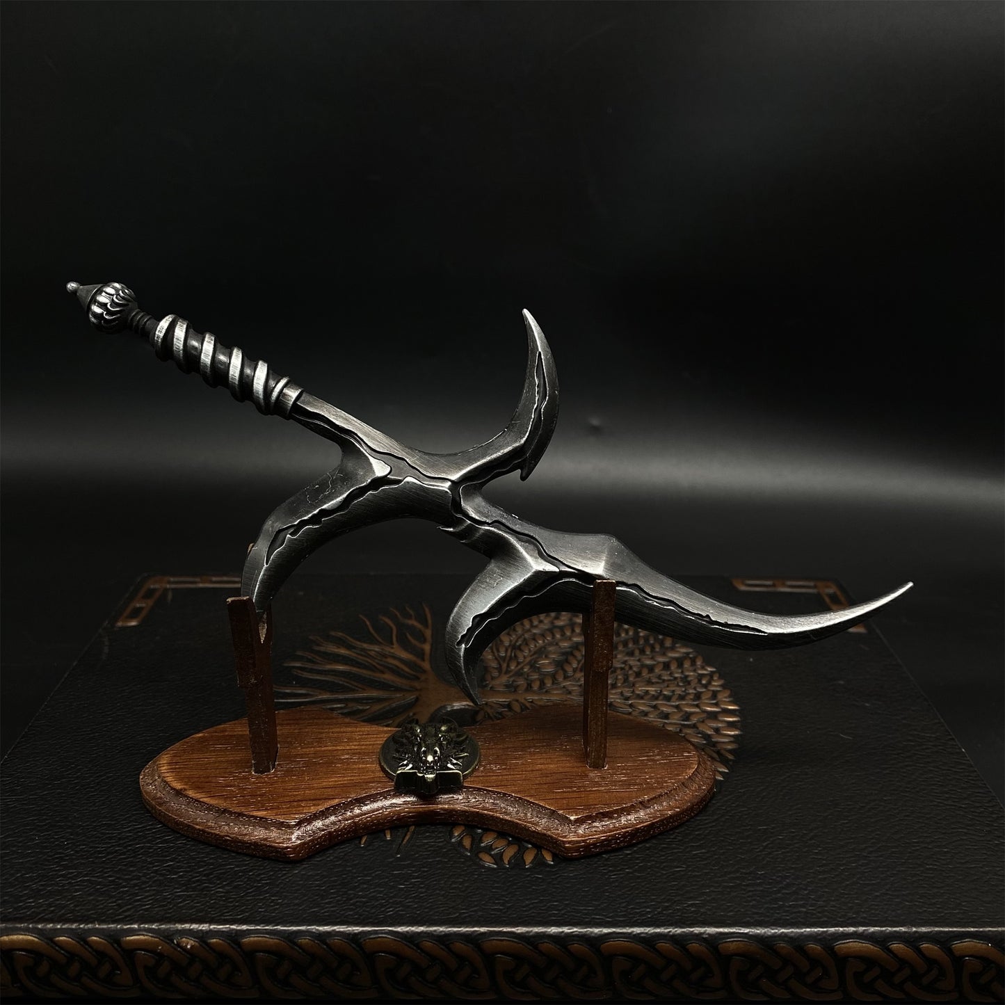 ER Black Knife Metal Miniature For Display