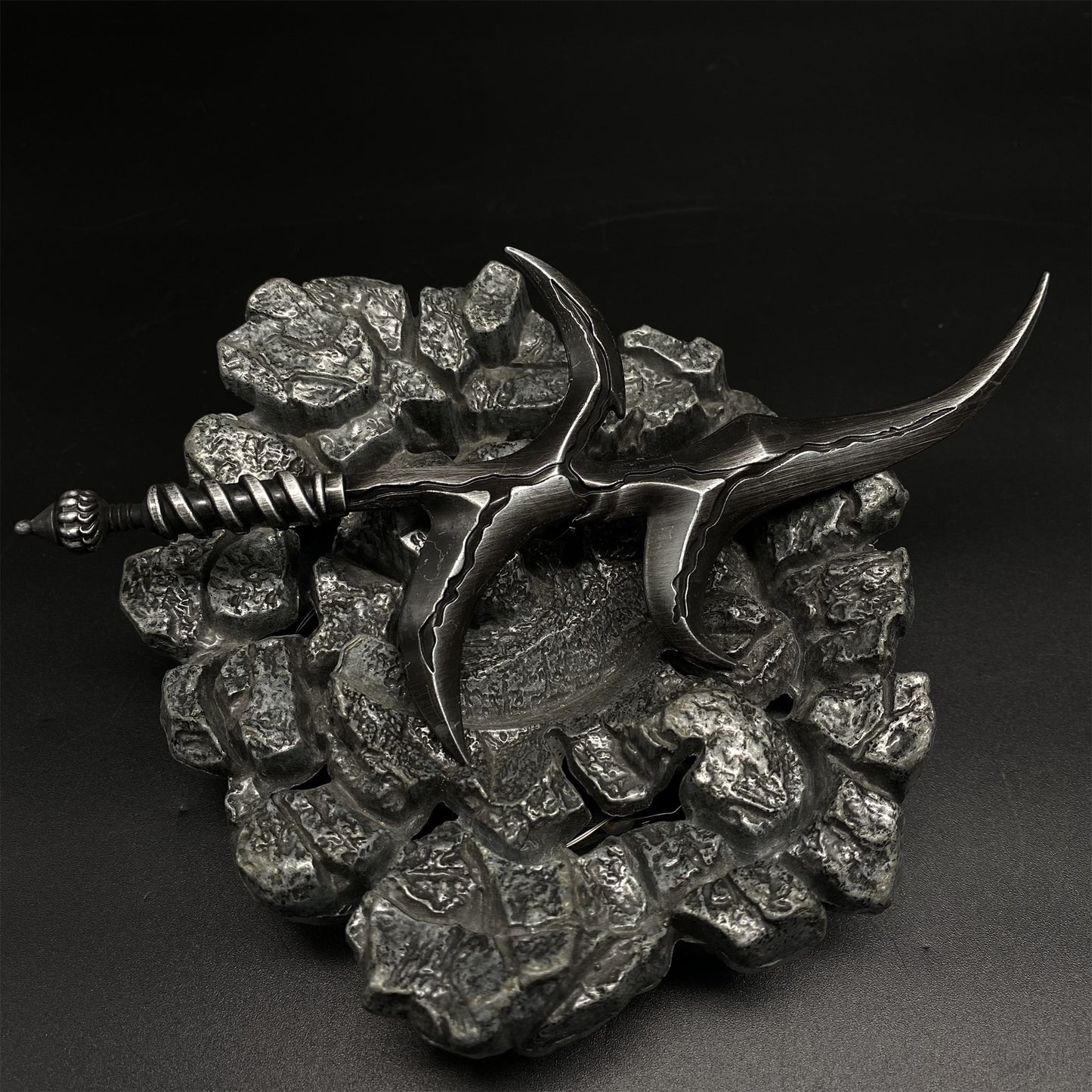 ER Black Knife Metal Miniature For Display