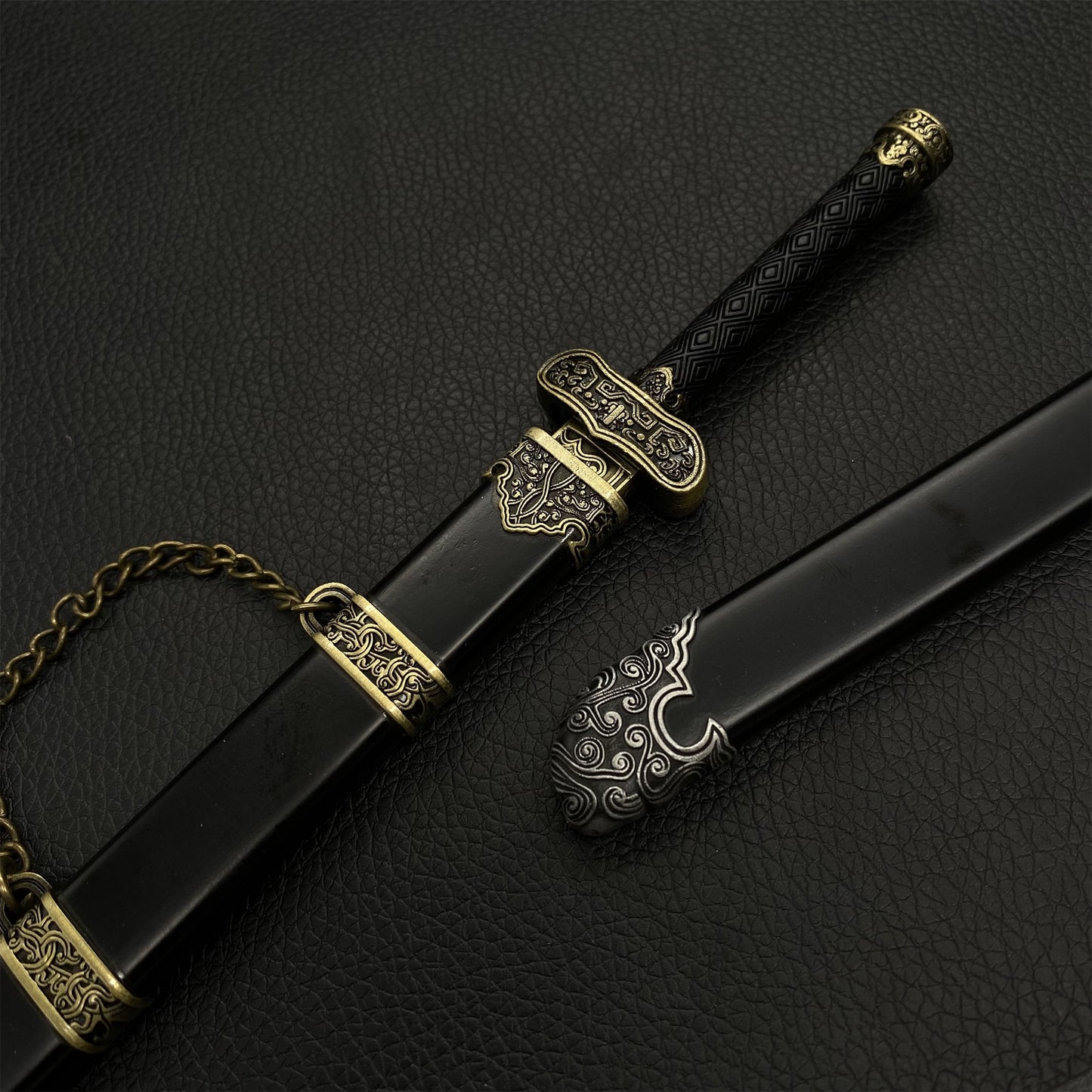 Chinese Movie 'The Lost Tomb' Zhang Qiling's Black Gold Ancient Knife Metal Replica