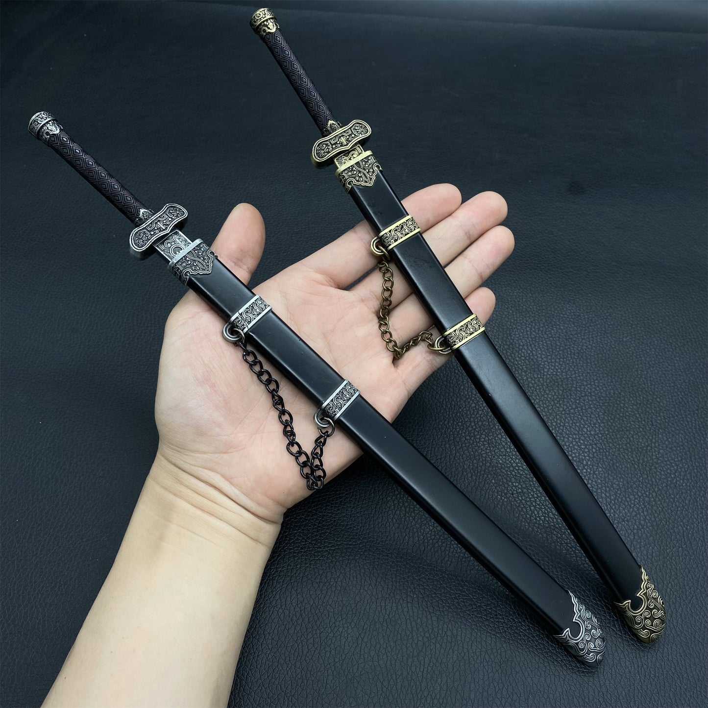Chinese Movie 'The Lost Tomb' Zhang Qiling's Black Gold Ancient Knife Metal Replica