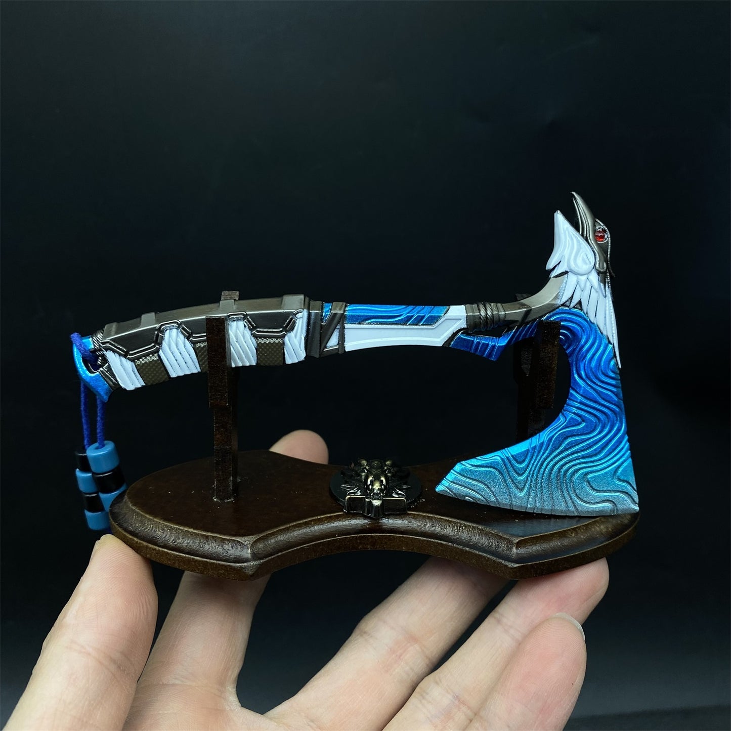 Mini Bloodhound Heirloom  Recolor Raven Bite Axe Metal Craft For Collection