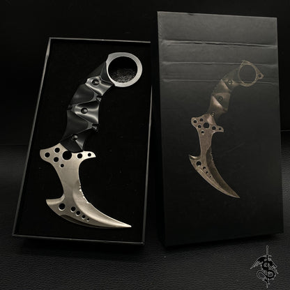 Life-Size Re8 Metal Chris Karambit Replica