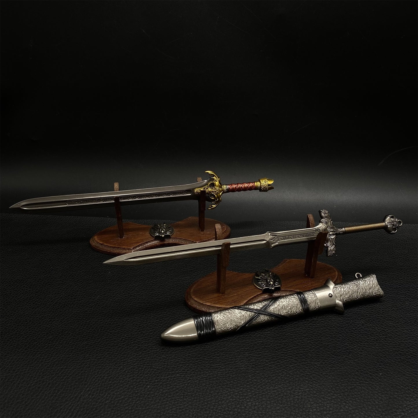 Metal Conan Sword  And King Sword Miniatures Replicas