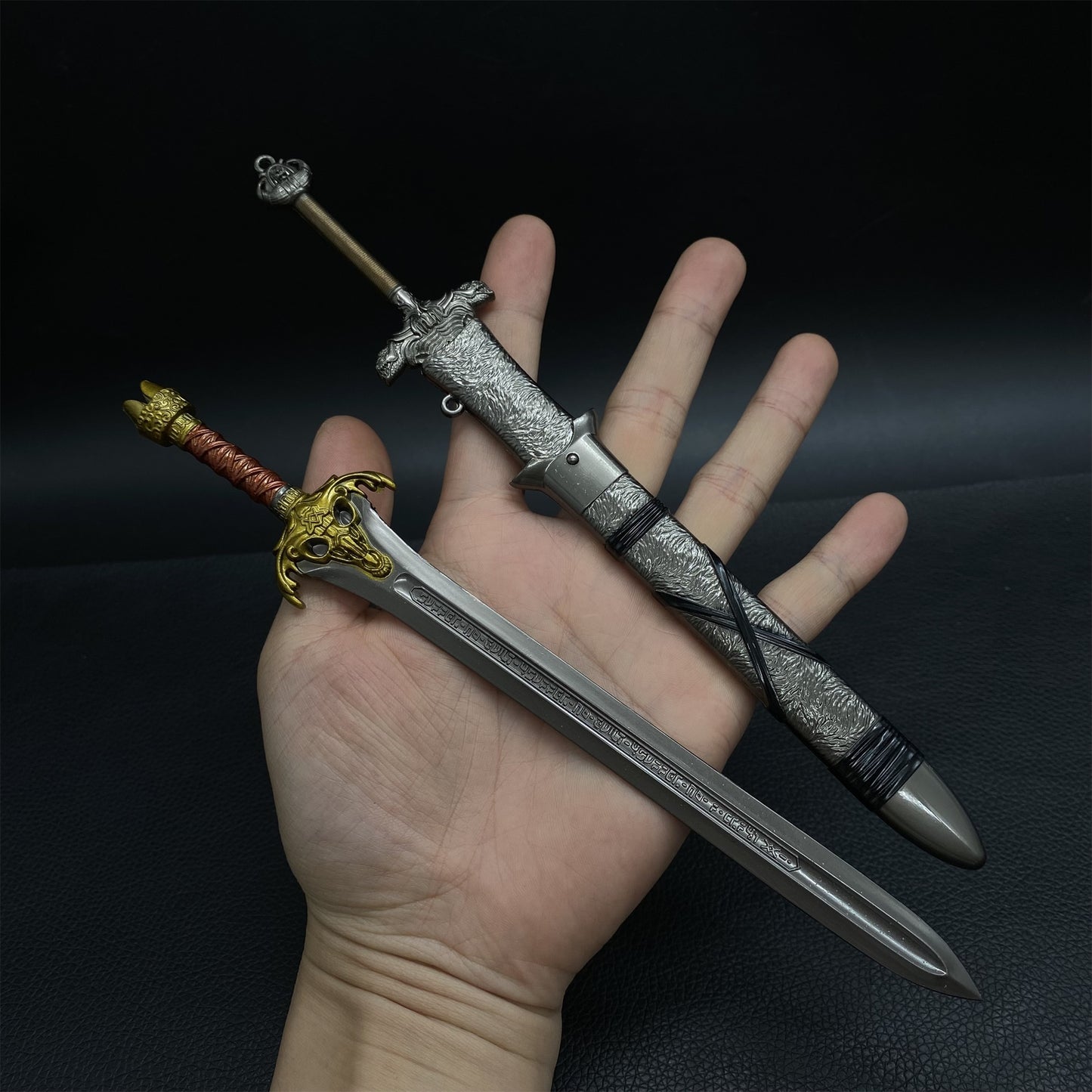 Metal Conan Sword  And King Sword Miniatures Replicas
