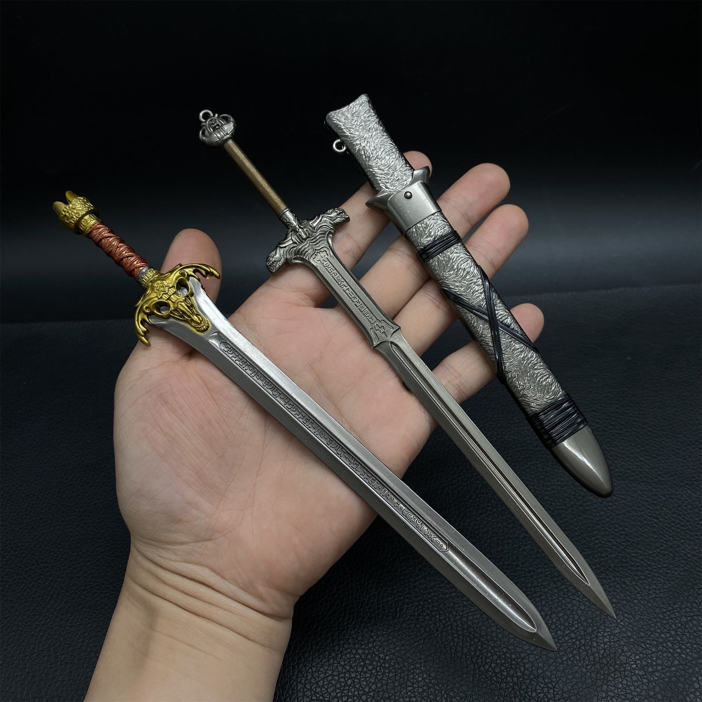 Metal Conan Sword  And King Sword Miniatures Replicas