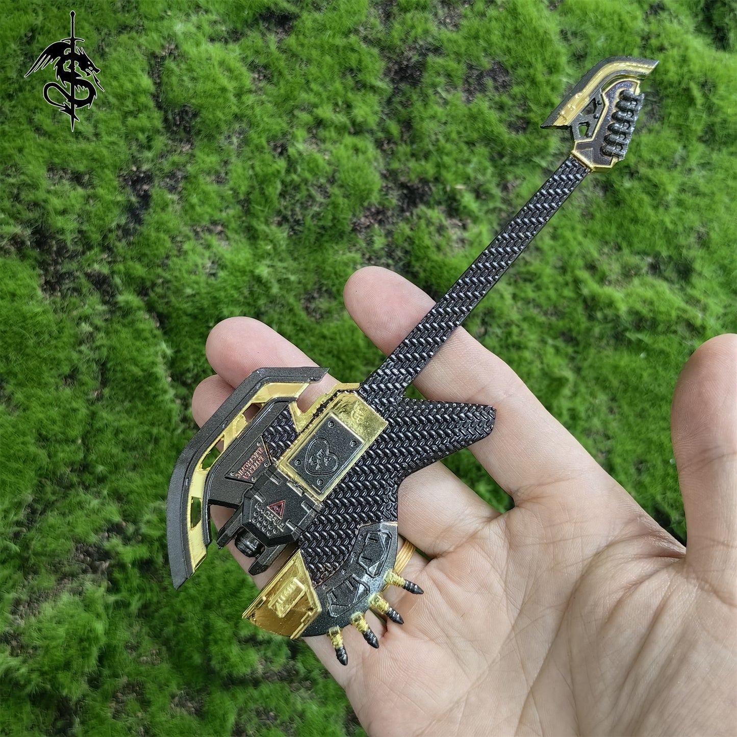 Metal Fuse Heirloom Crazy Thunder Blade Guitar