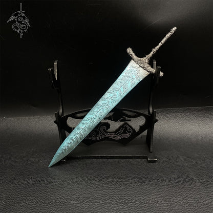 Metal Dark Moonlight Greatsword 8.5" Metal Miniature