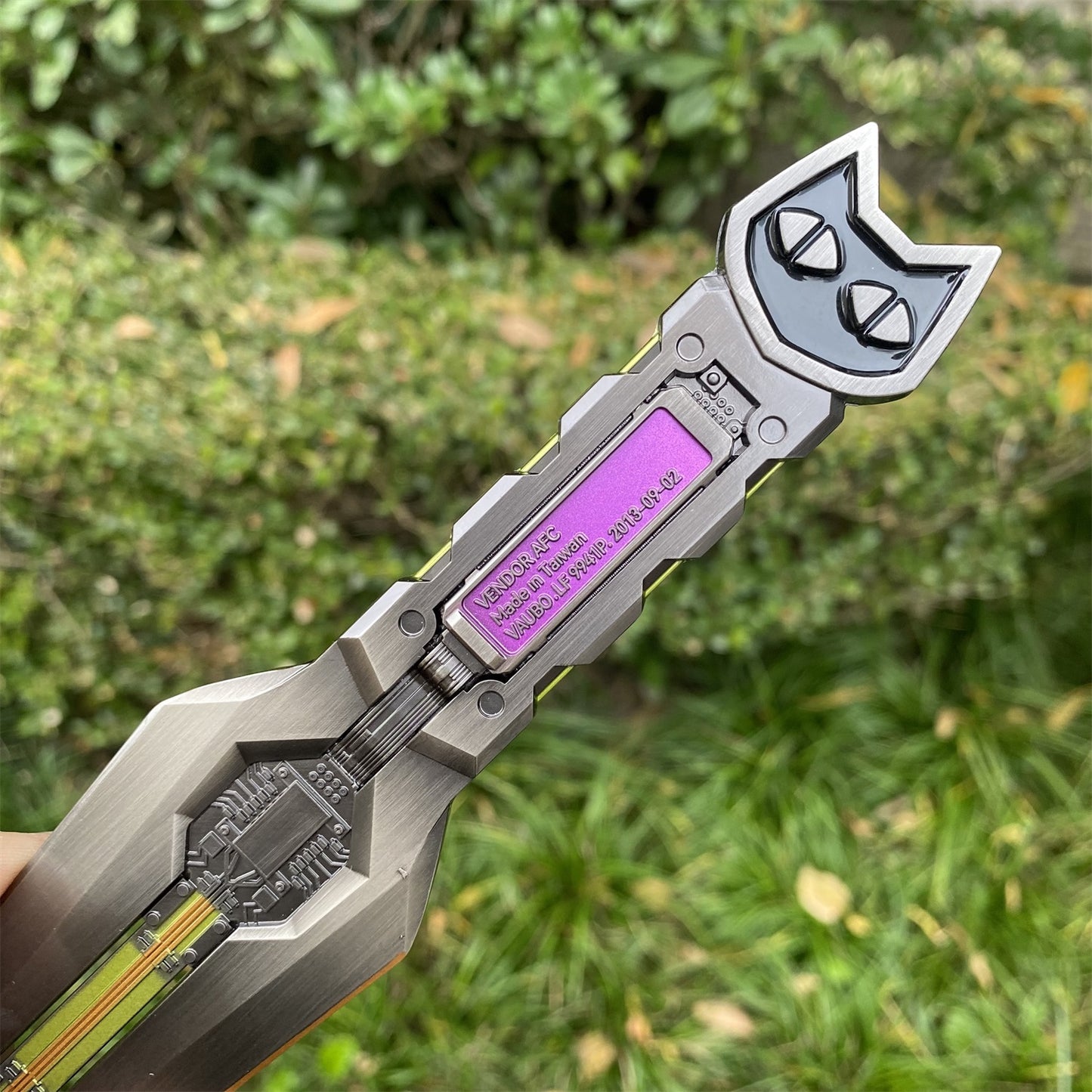 DF Hackclaw Data Knife Metal Replica