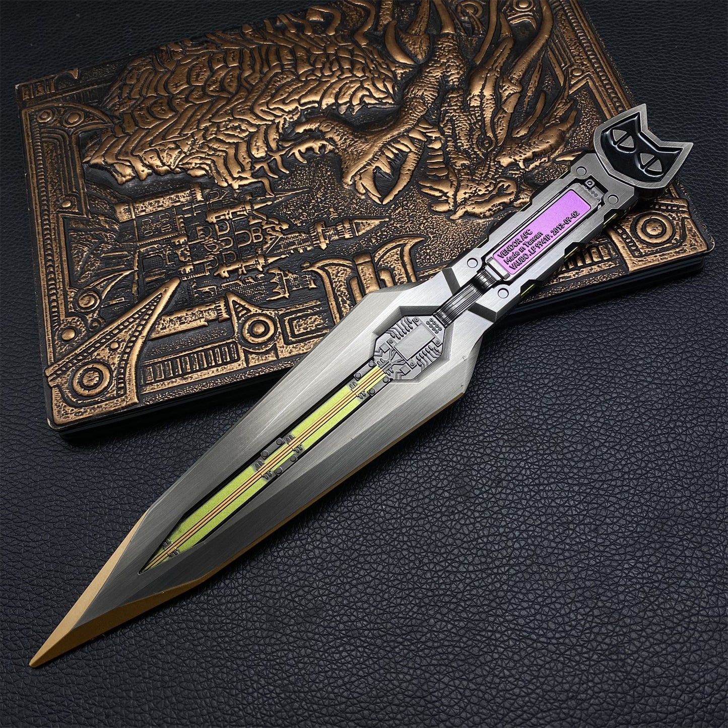 DF Hackclaw Data Knife Metal Replica