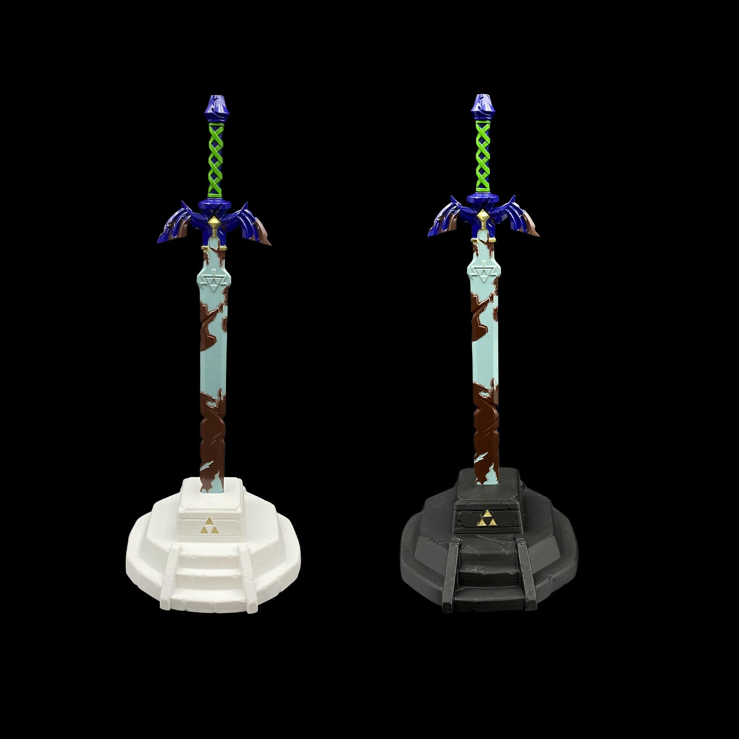Link Decayed Master Sword Mini Replica - Metal Collectibles