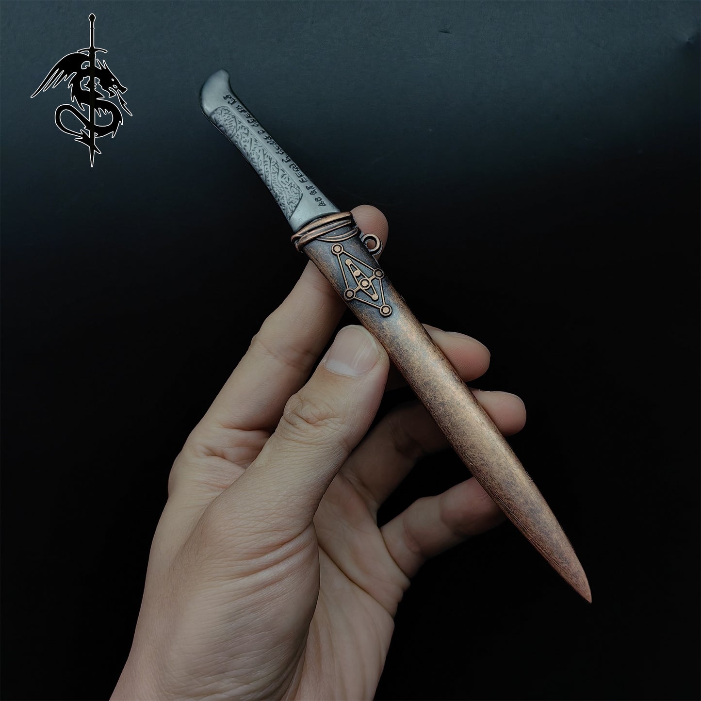 Famous Movie Dune Prop Dib'Muad's Crysknife Replica Tiny Metal Sword