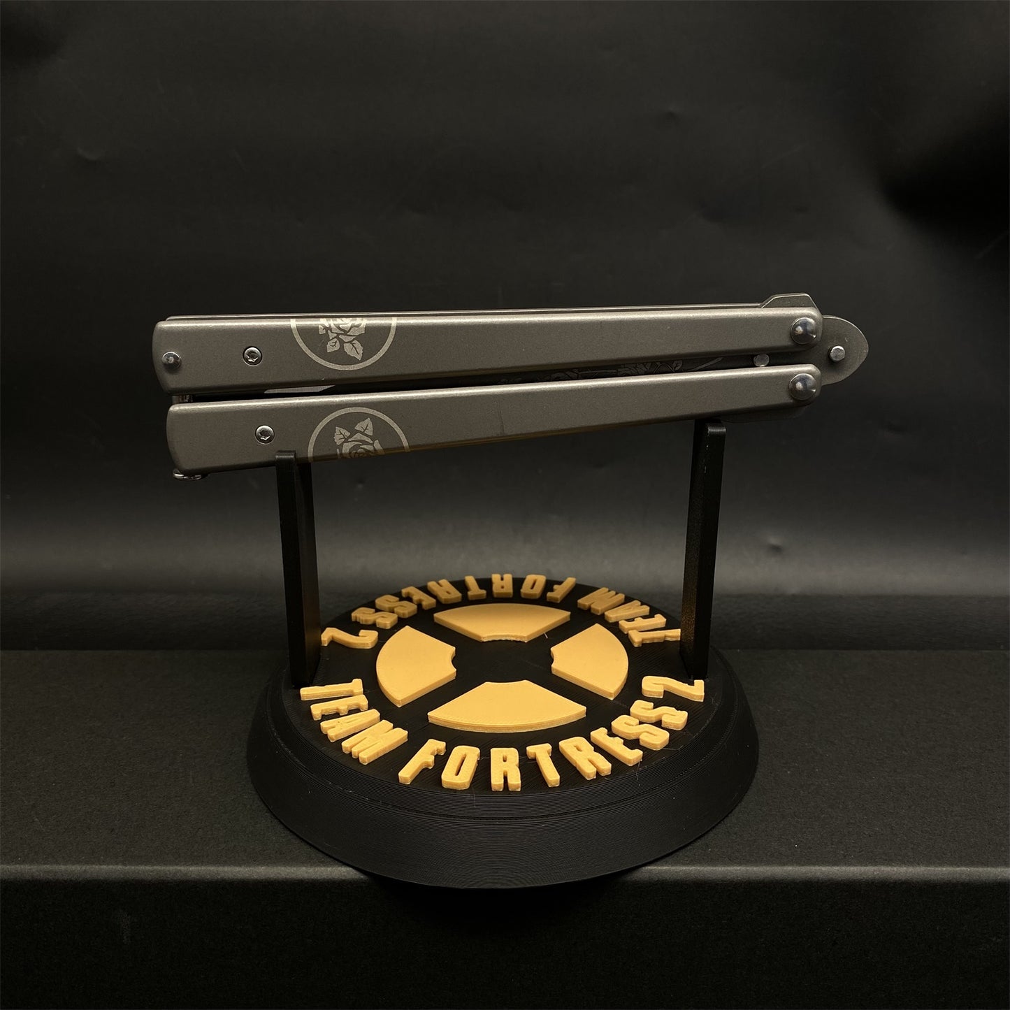 3D Printing Spy & TF2 Black Rose Balisong Display Holder