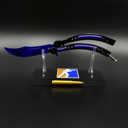CS2 Butterfly Knife Doppler Sapphire Balisong Replica - Unsharpened Game Prop Collectible with Display Stand
