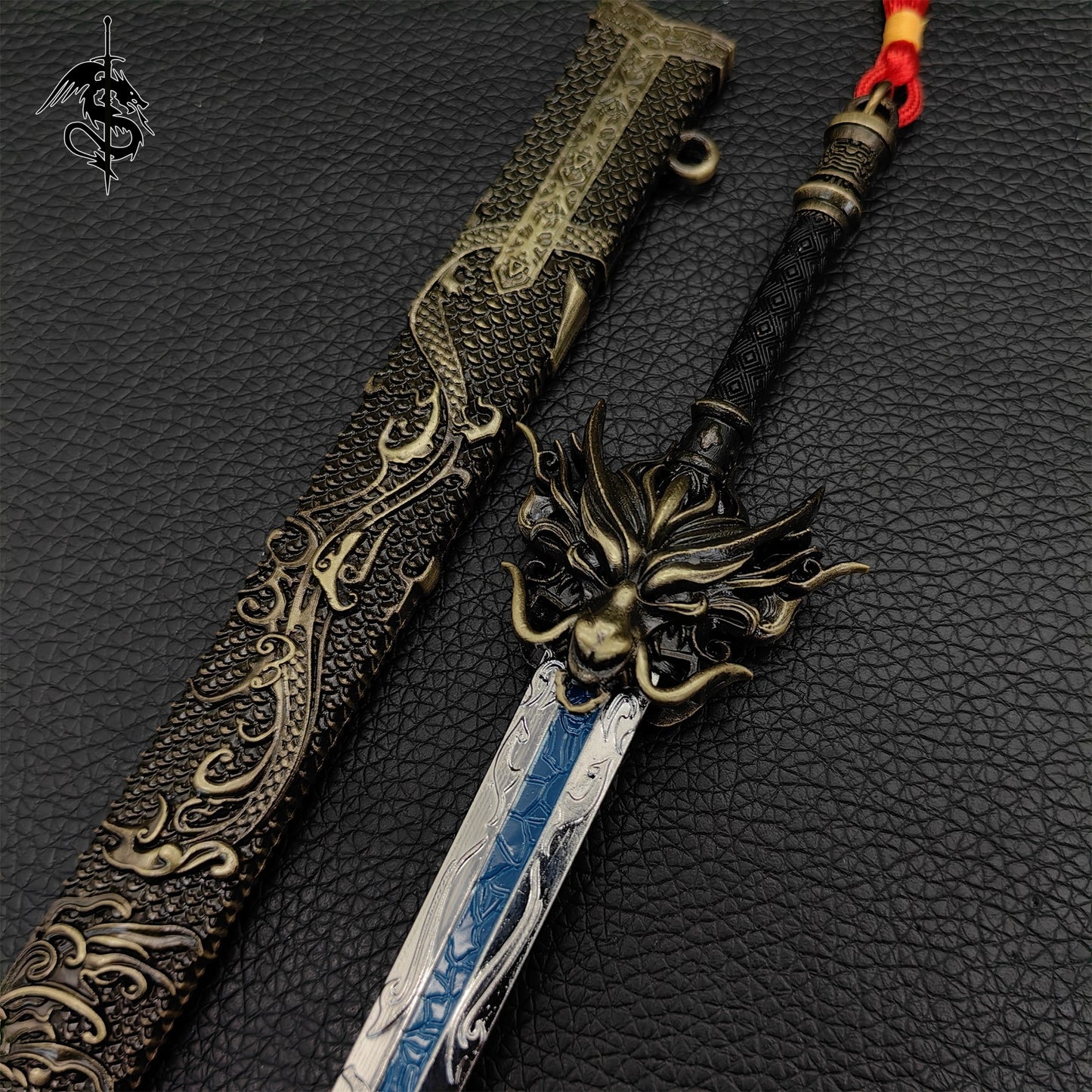 Famous Chinese Anime Prop Doze Dragon Sword Metal Replica