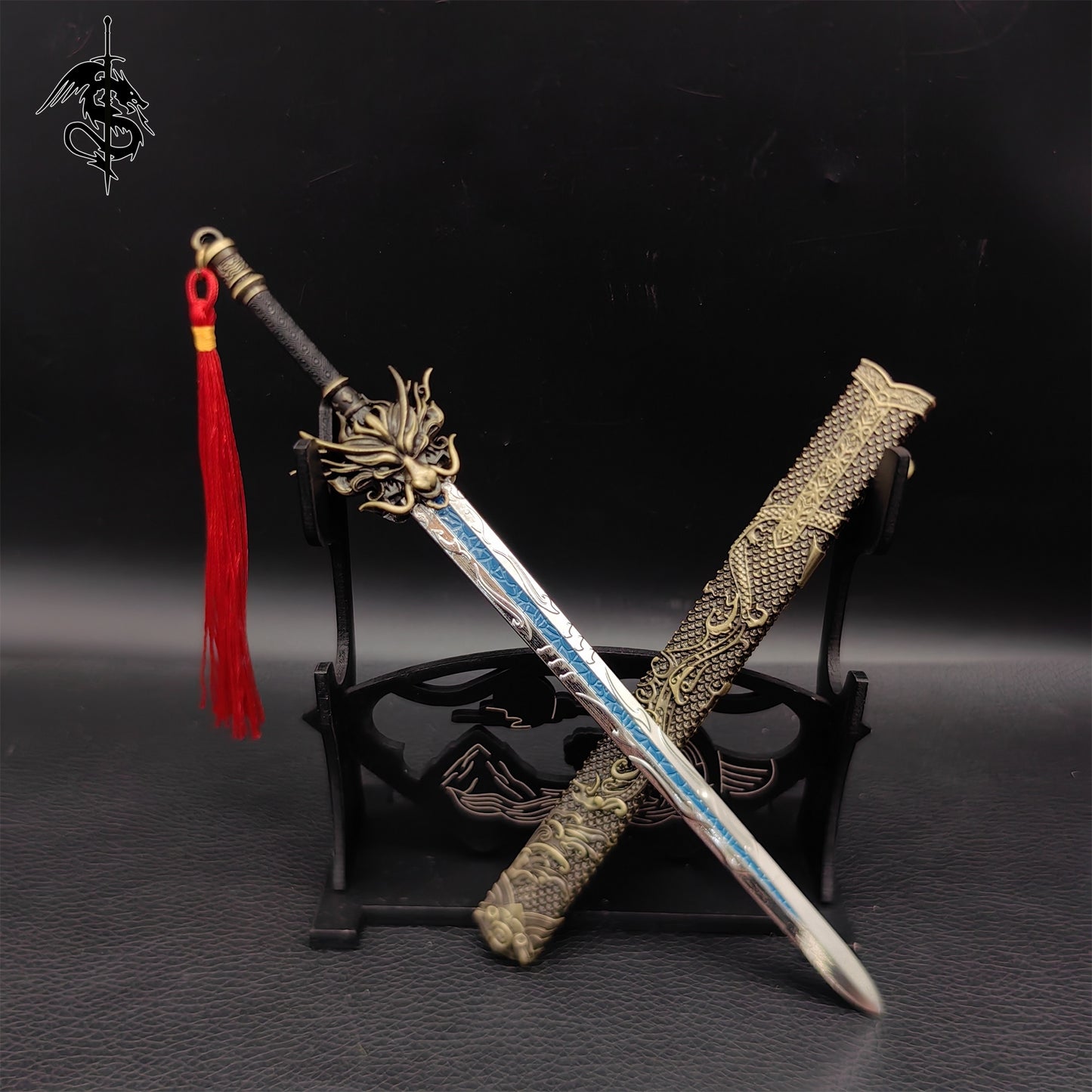Famous Chinese Anime Prop Doze Dragon Sword Metal Replica