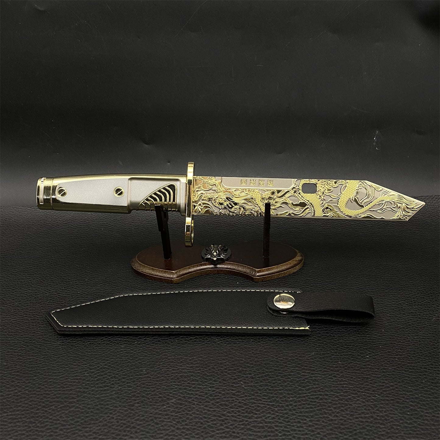 DF Dragon Tooth Knife Metal Replica