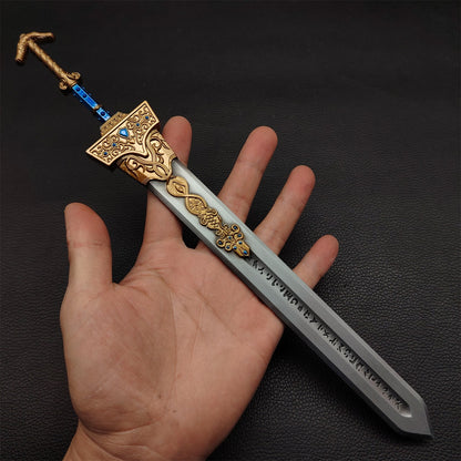 ER Royal Greatsword Metal Miniature