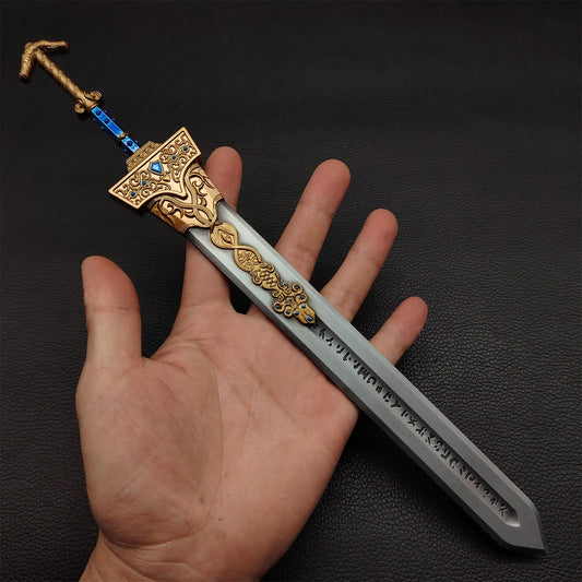 ER Royal Greatsword Metal Miniature